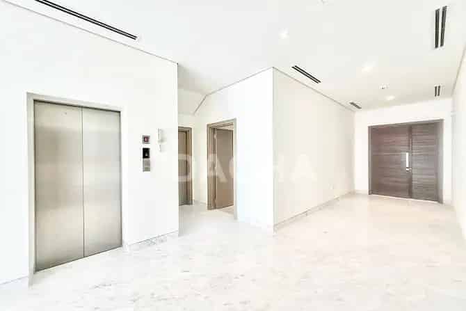 4 Bed Villa To Rent in District One