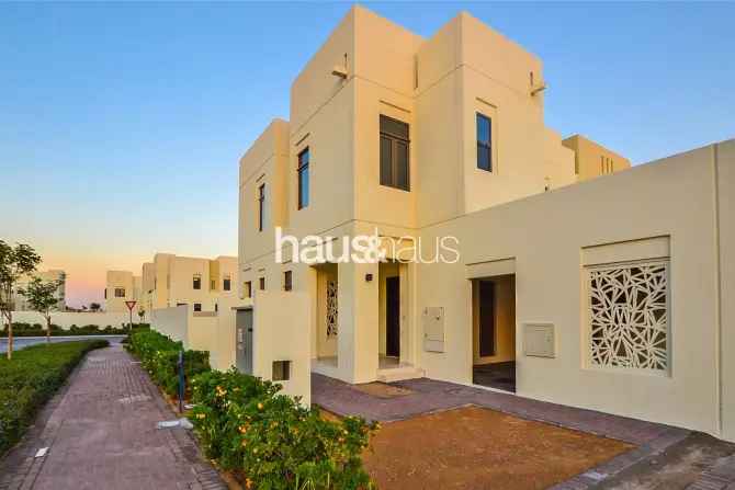 4 Bed Villa To Rent in Mira Oasis 3