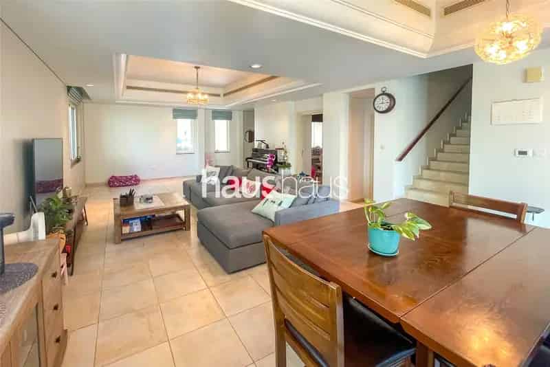 4 Bedroom Villa To Rent