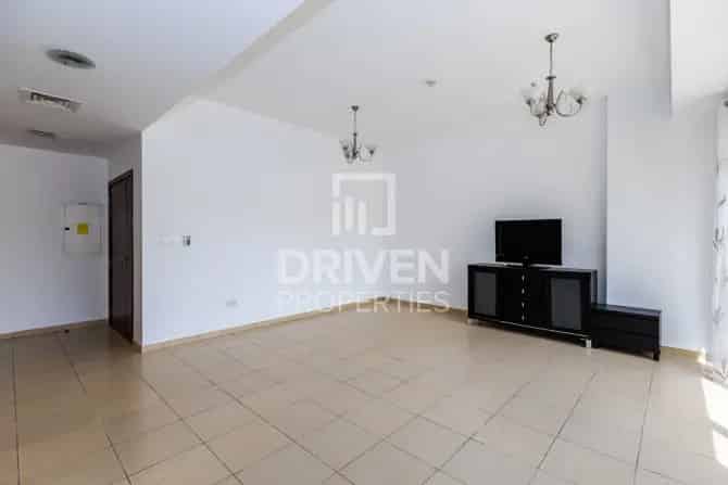 2 Bed Apartment To Rent in Shams 4