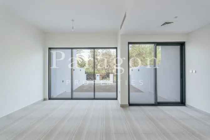 3 Bed Townhouse To Rent in Rochester