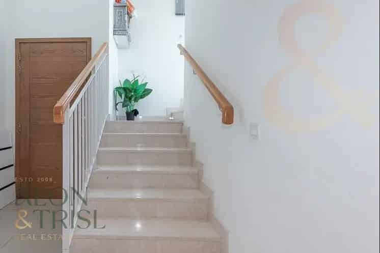 4BR Plus Maid End Unit Landscaped Park View
