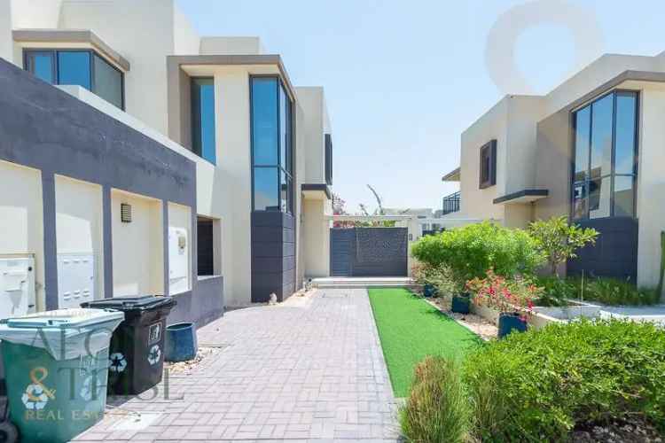 Rent Stunning 4 Bedroom Villa in Maple 2 Dubai Hills Estate with Park View