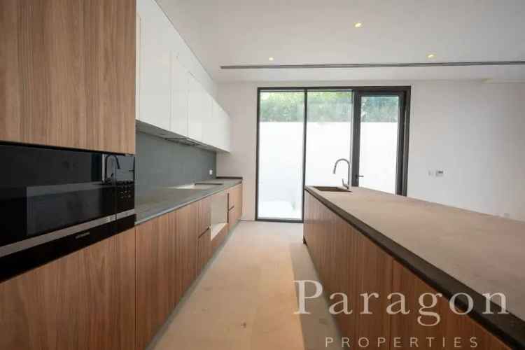 BRAND NEW 5 BR VILLA HIGH END PRIVATE POOL