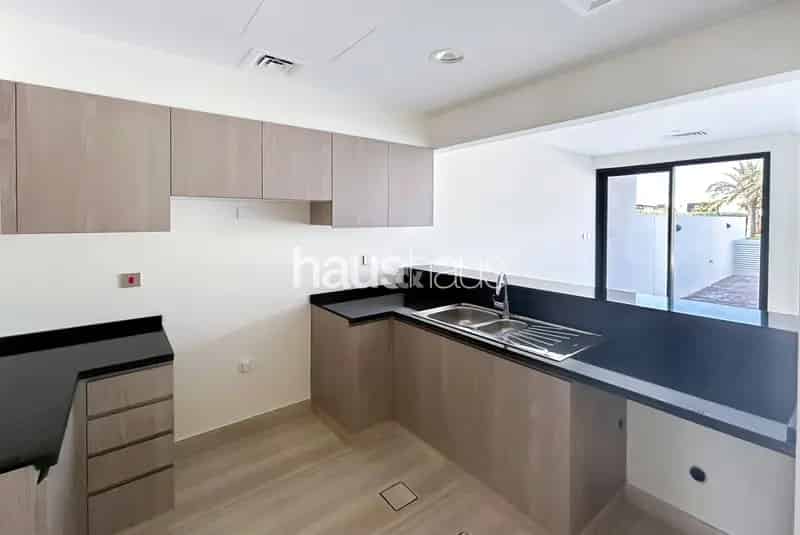 3 Bedroom Townhouse To Rent