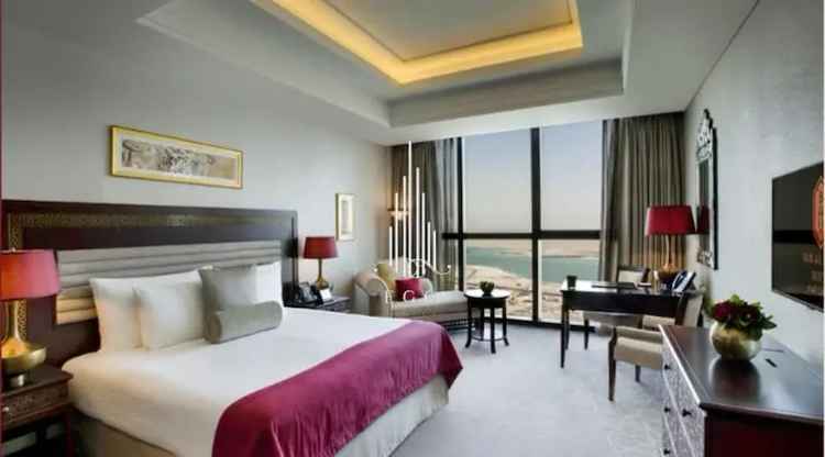 4 Bedroom 1905 Sq.Ft. Apartment for Sale in Corniche Road, Abu Dhabi