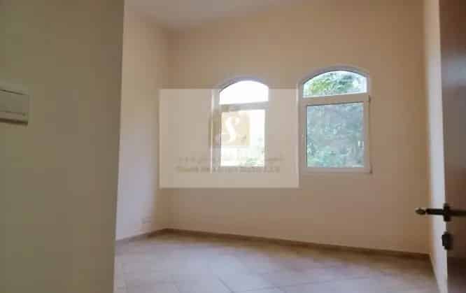 Rent 2 Bedroom Apartment in The Cascades Dubai Marina with Pool
