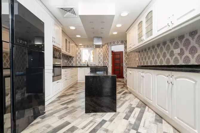 4 Bed Villa For Sale in Zulal 3