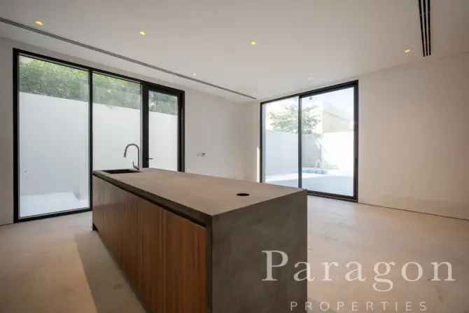 5 Bed Villa To Rent in Umm Suqeim 2