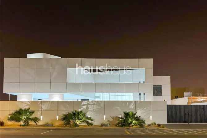 5 Bed Villa To Rent in Al Khail Gate