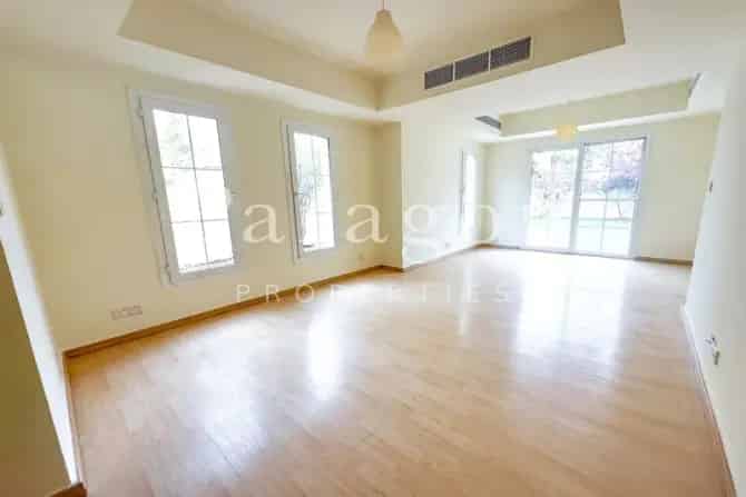 3 Bed Villa To Rent in Springs 6