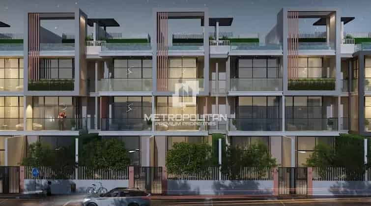Buy Townhouse with 4 Bedrooms and Private Pool in Jumeirah Village Circle