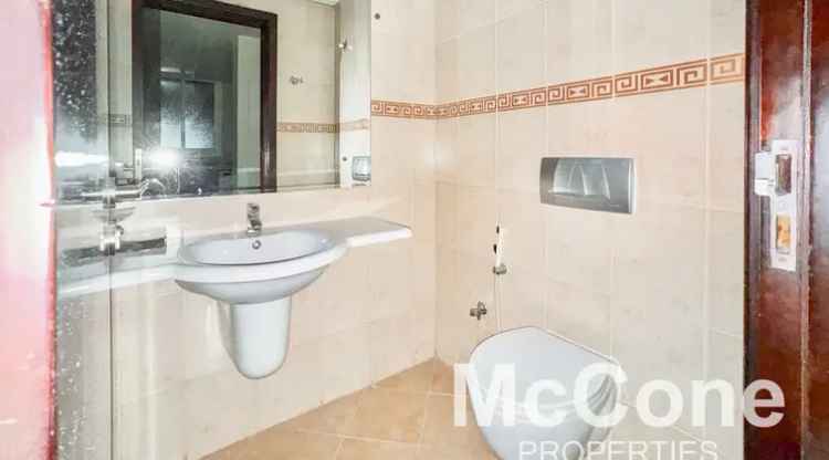 Apartment for Rent in Dubai Marina with 2 Bedrooms and Great Amenities