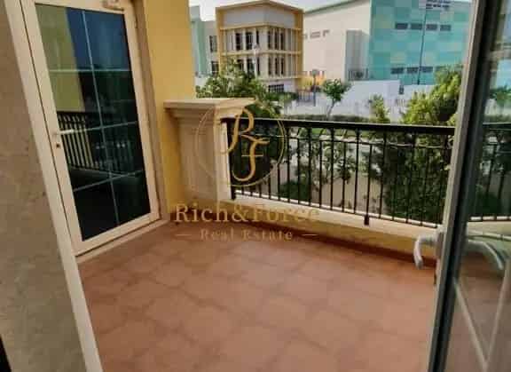 Rent 3 Bedroom Villa in Jumeirah Park with Maid Room and Garden