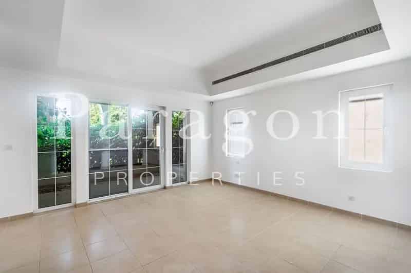 3 Bedroom Standalone Villa Vacant Now