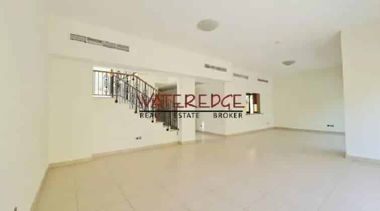 Rent 4 Bedroom Villa in Nad Al Sheba, Dubai with Community Amenities