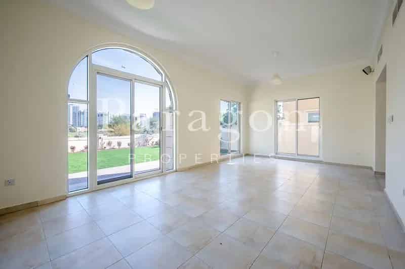 Golf views l Beautiful 5 Bedrooms