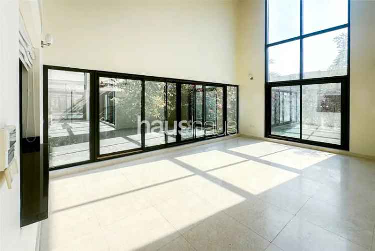 6 Bedroom Villa For Sale