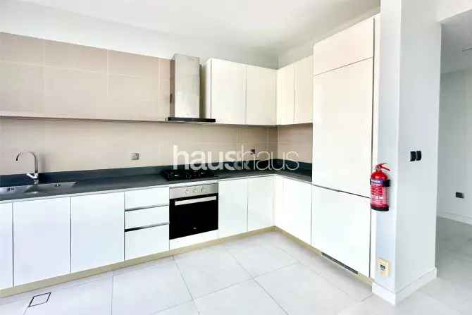 3 Bed Apartment To Rent in No. 9