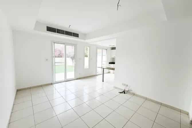 2 Bed Villa To Rent in Springs 11