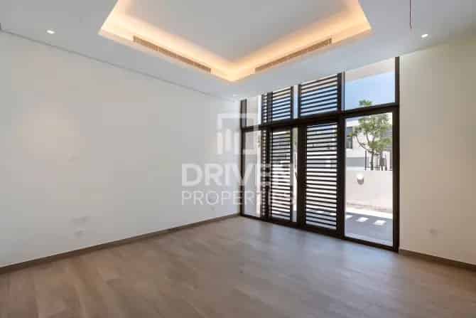 5 Bed Villa To Rent in District One