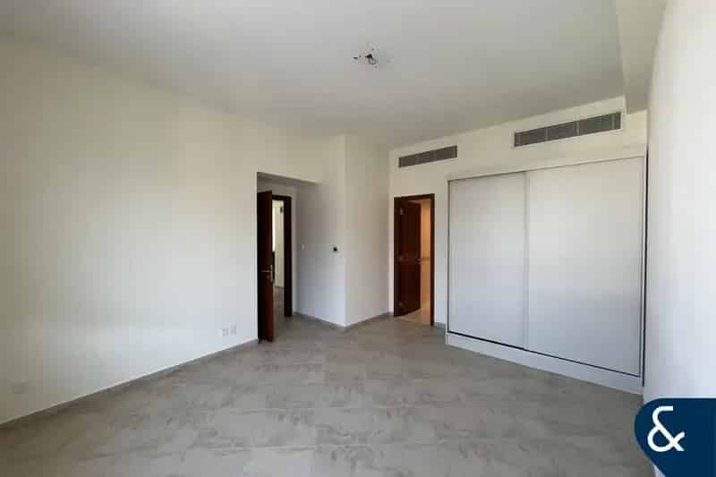 2 Bedroom Apartment for Sale in Sherlock Circus 3, Sherlock Circus, Motor City.