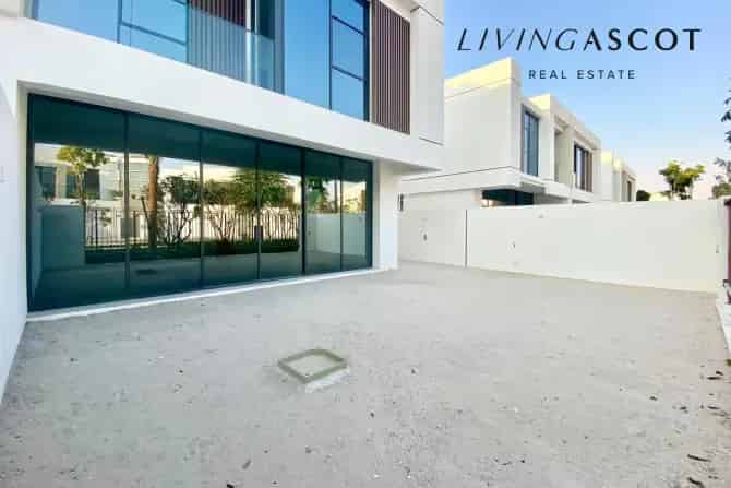 4 Bed Townhouse To Rent in District One