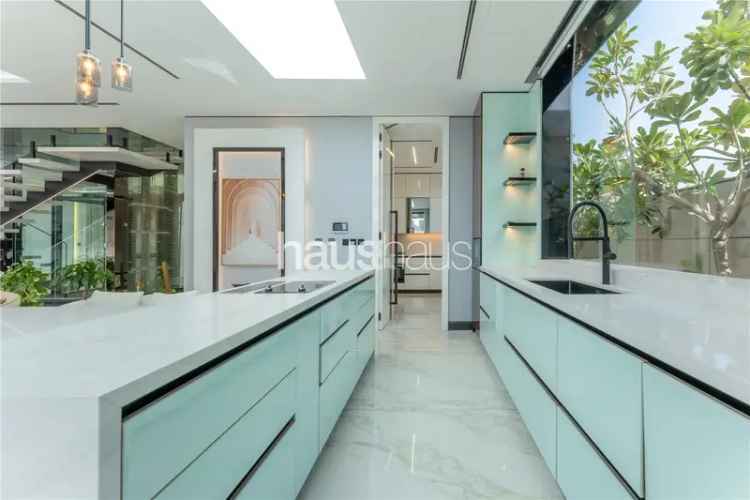5 Bedroom Villa For Sale