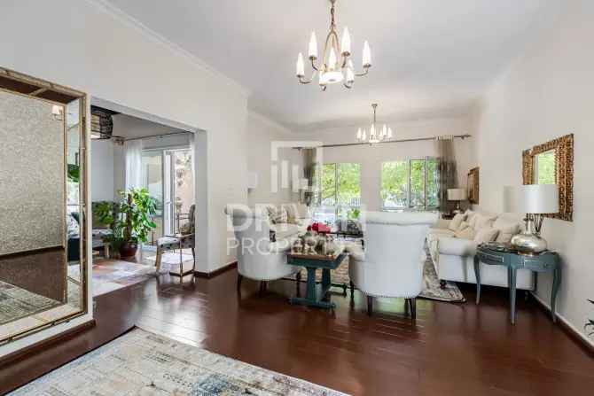 4 Bed Villa To Rent in Meadows 5