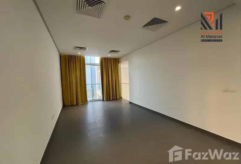 5 Bedroom Villa for sale at Golf Community
