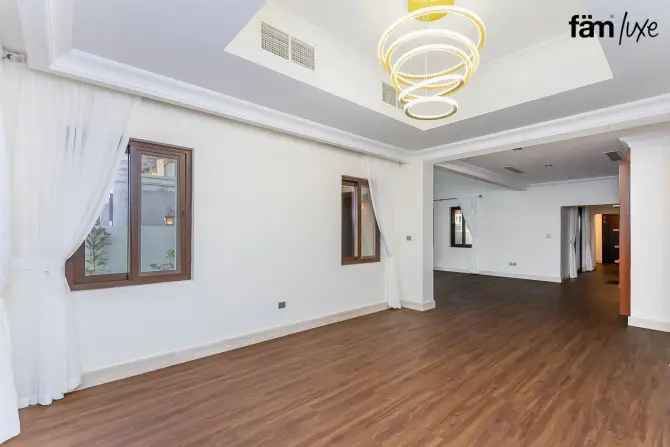 6 Bed Villa For Sale in Aseel