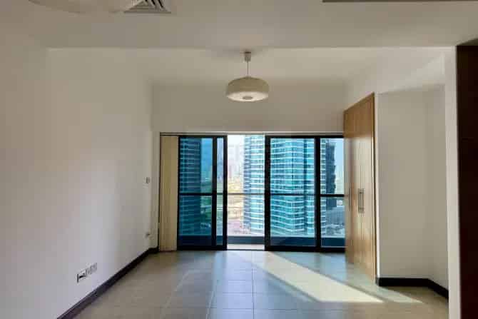 Studio Apartment For Sale in Goldcrest Views