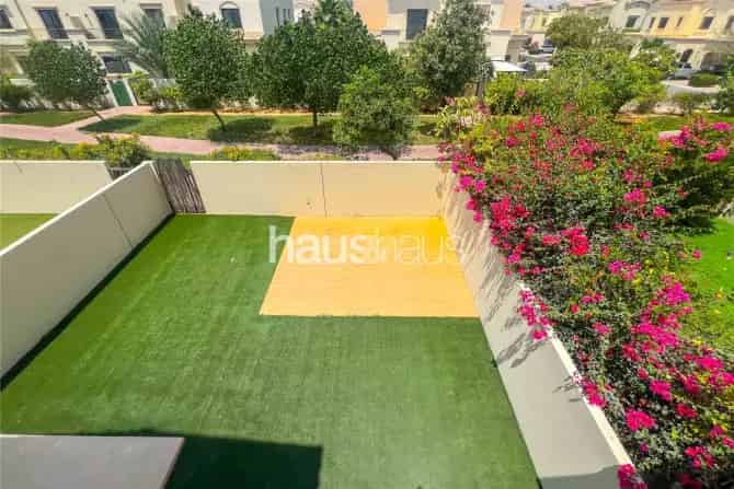 3 Bed Townhouse For Sale in Mira 2