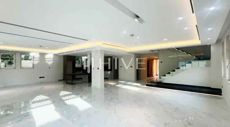 Rent 5 Bedroom Apartment in Jumeirah Park with Modern Amenities