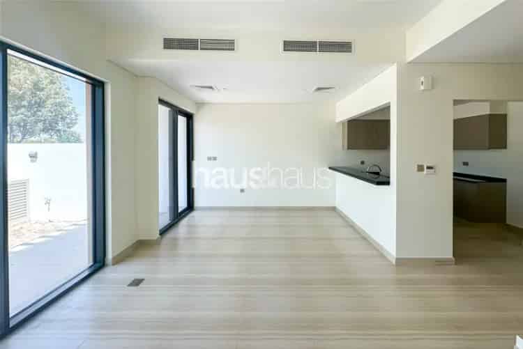 4 Bedroom Townhouse To Rent