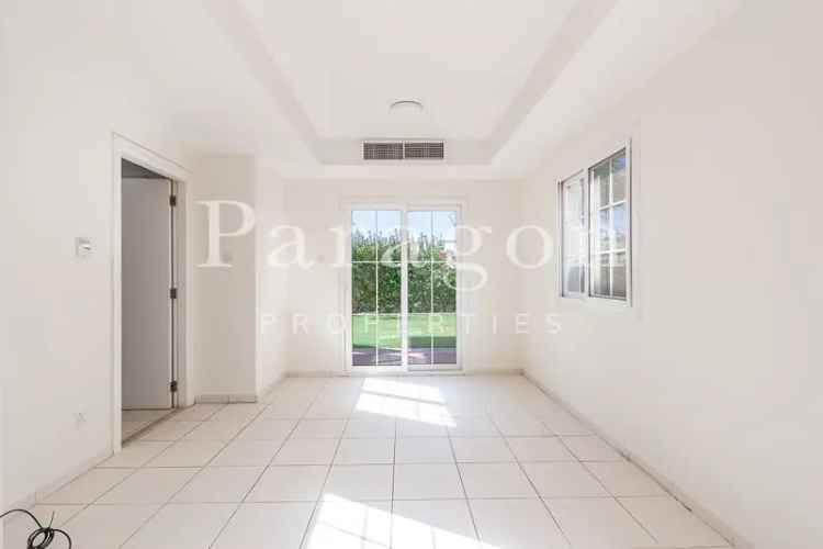 Vacant Easy to View Close to Lake