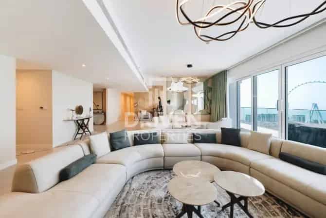 5 Bed Penthouse For Sale in La Vie