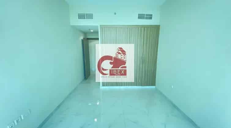 Rent 2 Bedroom Apartment Al Jaddaf Dubai with Skyline View and Amenities