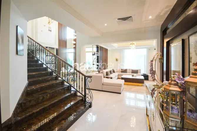 4 Bed Villa For Sale in Jumeirah Islands