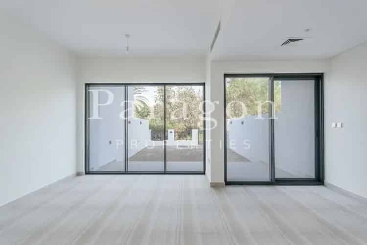 Single Row I Park Facing I Modern I Vacant