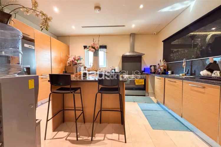 3 Bedroom Townhouse For Sale