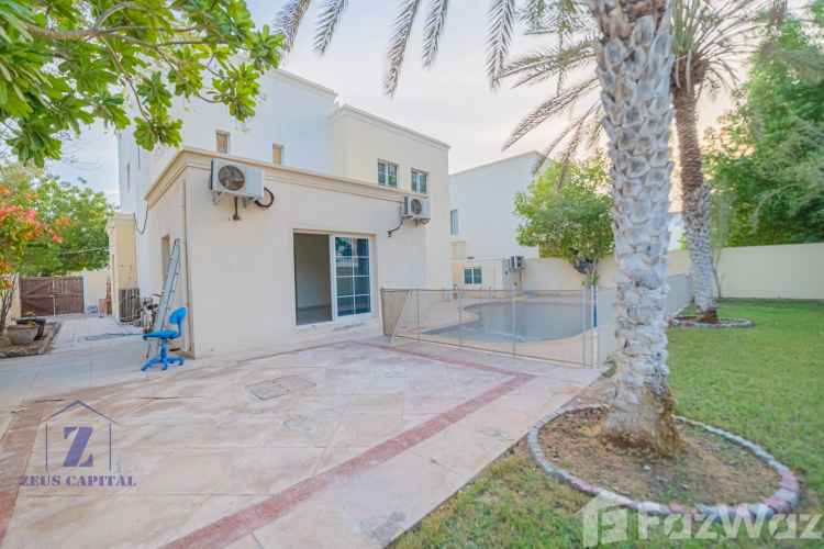 Rent 3 Bedroom Townhouse in Meadows Dubai with Private Pool