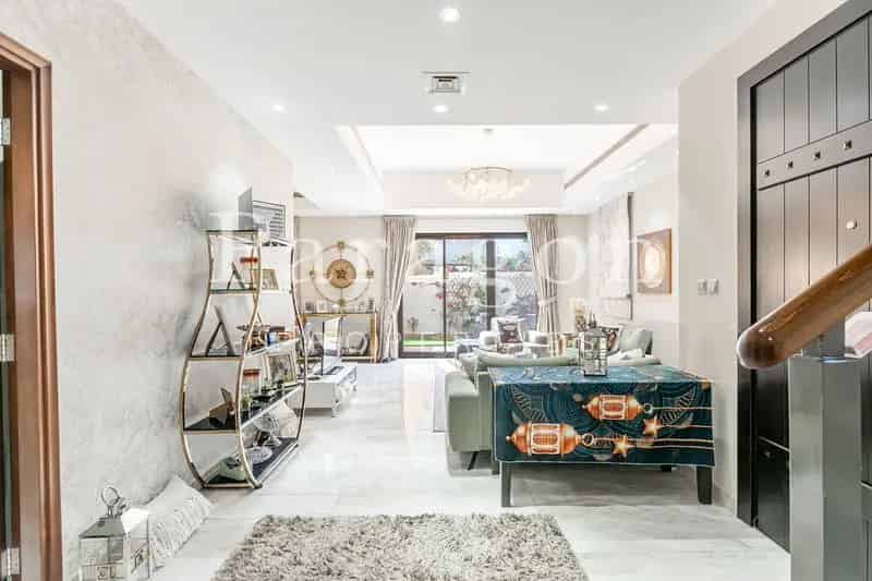 Spacious Upgraded 3 Bed Landscaped