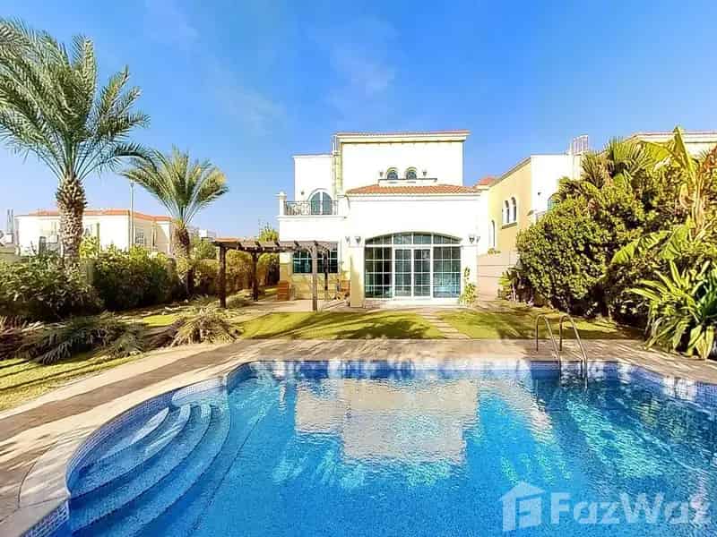 Rent 4 Bedroom Villa in Jumeirah Park with Spacious 9000 Sqft Area