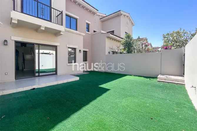 3 Bed Villa To Rent in Mira 3
