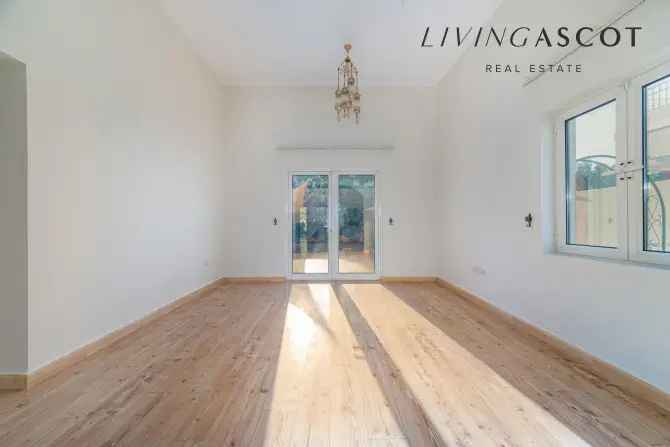 5 Bed Villa To Rent in The Centro