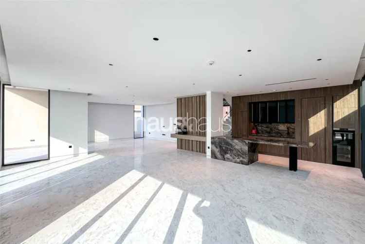 6 Bedroom Villa To Rent