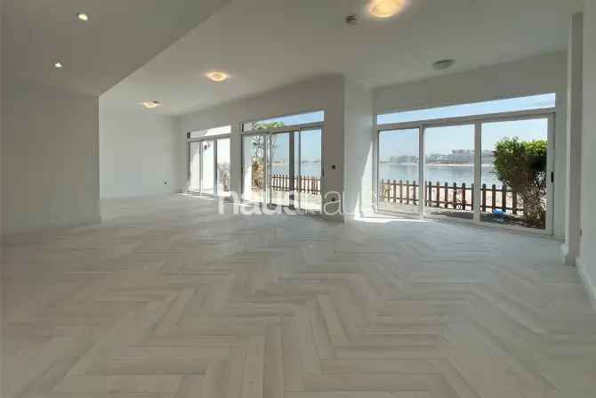 5 Bed Townhouse To Rent in Palma Residences
