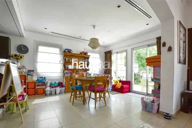 2 Bed Villa For Sale in JVT District 9