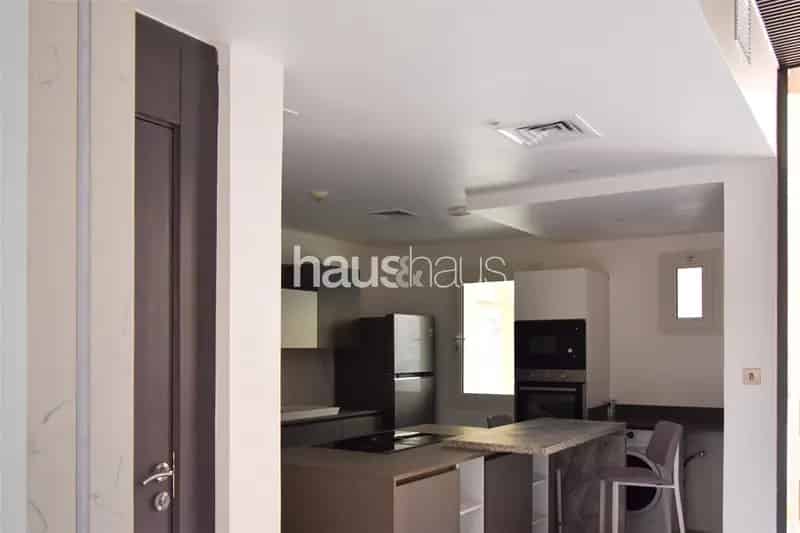 4 Bedroom Townhouse To Rent